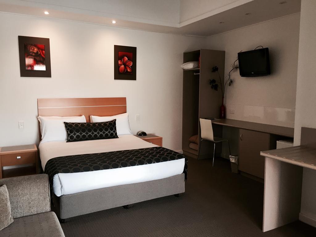 Burkes Hotel Motel Yarrawonga Exterior foto